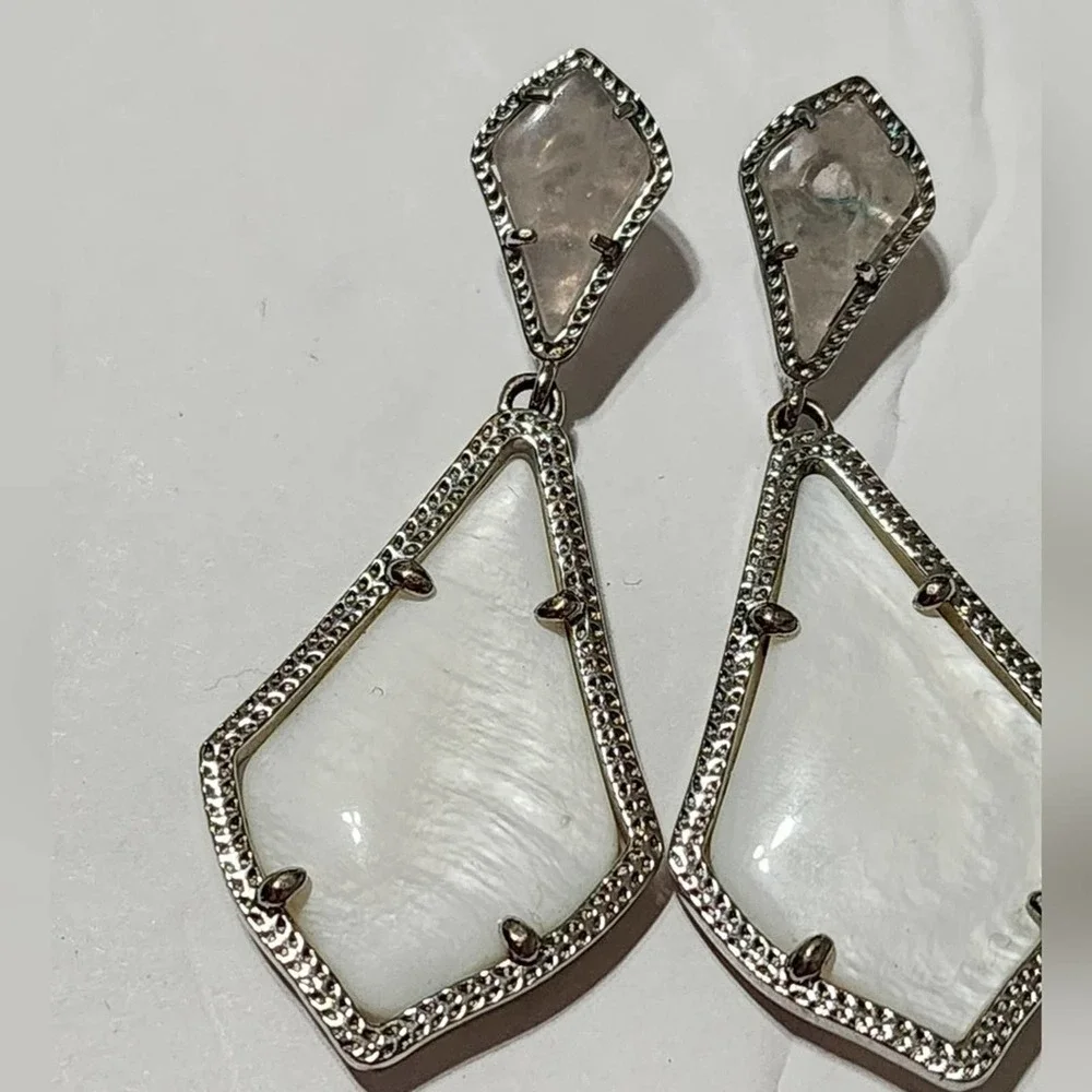 Kendra Scott Alexis mother‎ of pearl clear with silver post dangle drop earrings